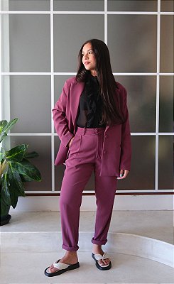 Calça tradicional uva