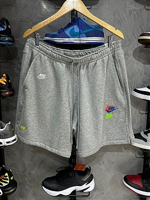 Short Nike Multi Swoosh Cinza