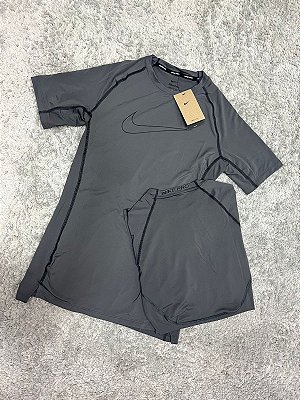 Camiseta Nike Pro Cinza