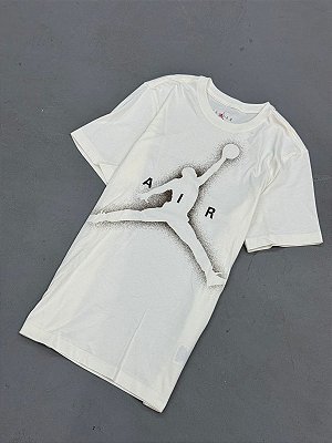 CAMISETA JORDAN ESSENTIALS STENCIL GRAPHIC