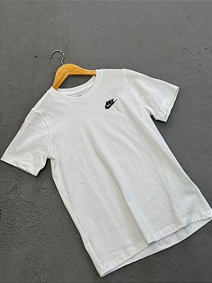 CAMISETA INFANTIL NIKE SPORTSWEAR BRANCA