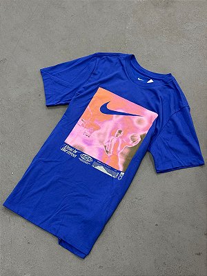 CAMISETA NIKE "HEAT IN THE STREET" AZUL