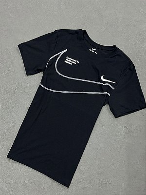 CAMISETA NIKE ATHLETICS CLUB FACÃO PRETA