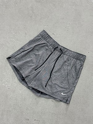 SHORT NIKE DRI FIT CINZA GRANULADO FEMININO
