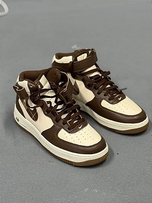 TÊNIS NIKE AIR FORCE 1 MID LX MARROM