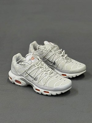 Tênis Nike Air Max Plus Utility White & Safety Orange