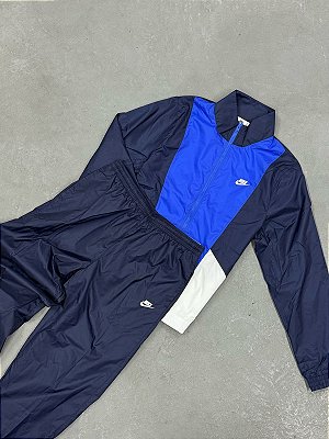 Conjunto Nike Club Woven (Azul Marinho/Azul Royal/Branco)