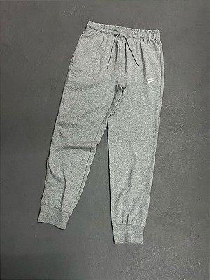 CALÇA NIKE CLUB SPORTSWEAR CINZA