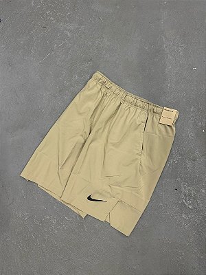 Short Nike Dri-FIT Totality Bege