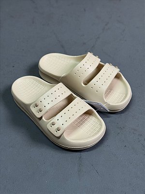 Chinelo Lacoste Serve Strap Off White
