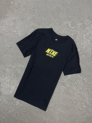 CAMISETA NIKE SPORTSWEAR "JDI Worldwide Tee" Preta