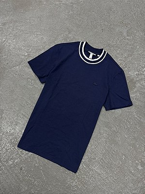 Camiseta Lacoste de Piqué com Gola Listrada em Stretch (Azul)