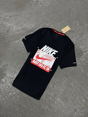 Camiseta Nike Rise 365 Run Energy Preto