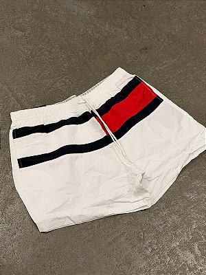 Short Tommy Hilfiger Listrado (Branco/Preto/Vermelho)