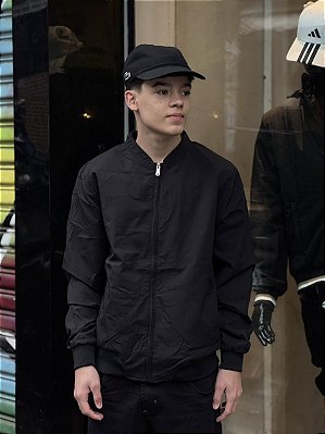 JAQUETA PADRÃO ZARA DE TACTEL (PRETO)