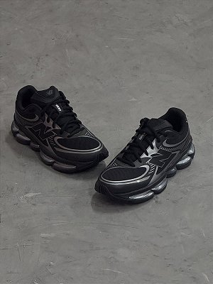 Tenis New Balance "Black Silver Metalic"