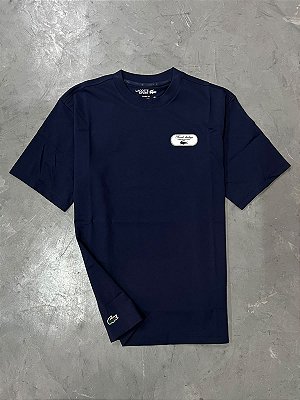Camiseta de Tênis Ultra Dry com Estampa Heritage (AZUL MARINHO)