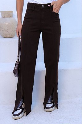 Calça Wide Leg Sarja Recorte e Abertura Frontal Revanche-Preta