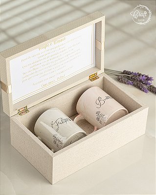 Caixa convite para padrinhos – Canecas marmorizadas e personalizadas