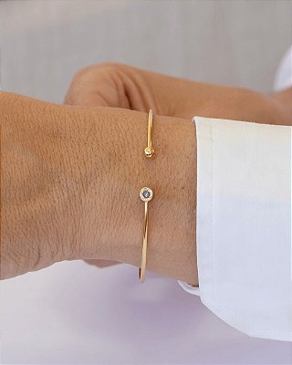 Pulseira Bracelete Aberto Liso com Zirconia e Bolinha na Ponta no Dourado