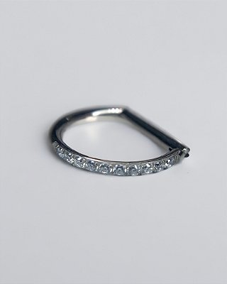 Piercing Argola Nariz D-ring Cravejada com Zircônias - Titânio