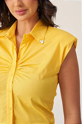 Camisa crooped  Amarelo com ombreiras estruturadas  - Joyaly  ref. 32016