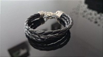 Couro Preto Trançado