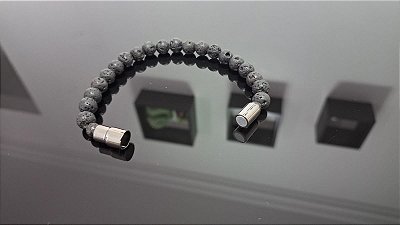 Pulseira de Pedra Vulcânica Preta