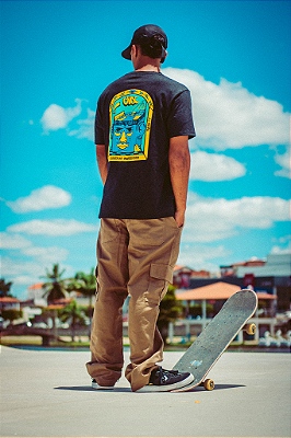 Camiseta Conexão Skateboard (Drop Pico) Preta