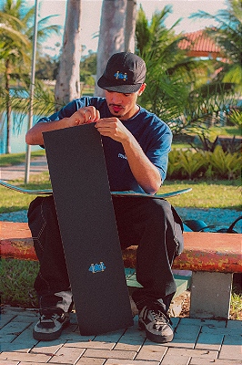 Lixa emborrachada Bomb trucks Conexão skateboard.