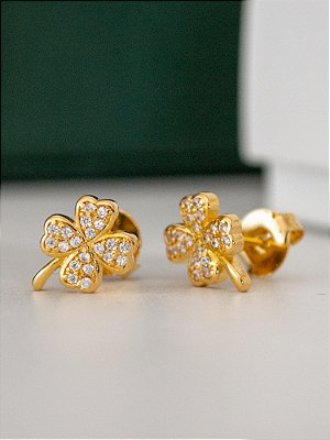 Brinco Trevo 4 folhas cravejado 1,1 x 0,8 cm