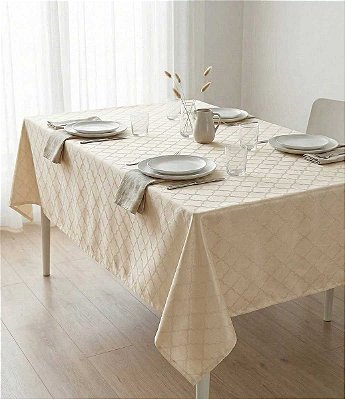 Toalha de Mesa Creme Arabescos Retangular 8 Lugares Jacquard