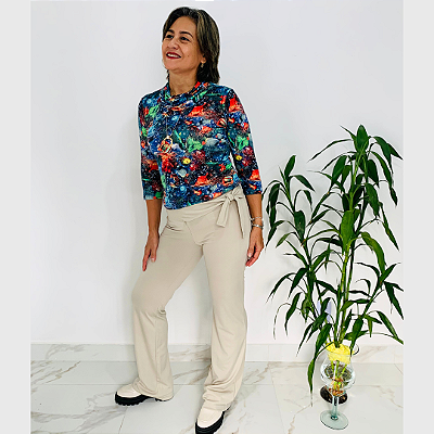 Calça Flare AURORA, Nova. Tendência elegante e atemporal, inspirada nas famosas calças boca de sino dos anos