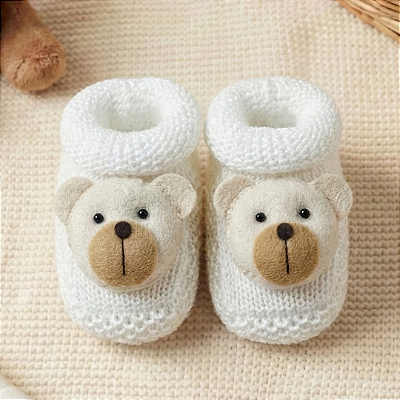 Sapatinho de Tricô com Aplicação 3D de Urso