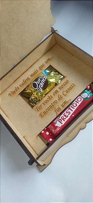 Caixa com tampa articulada 16,5x19,3x4cm porta bombom e chocolate