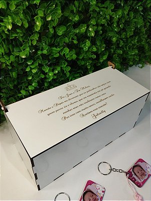 Canecas (2 unidades) de ceramica com caixinha 24x11x10cm + Chaveiros de Brinde batizado