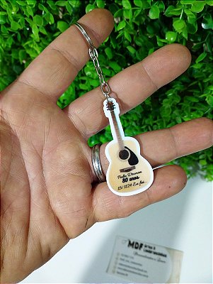 Chaveiros em mdf formato Violão personalizado em uv