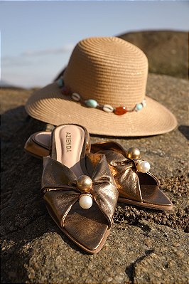 Mule Lidia | Couro bronze aplicações perolas