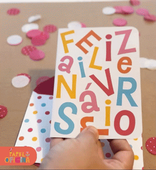 Cartão de aniversário pop-up