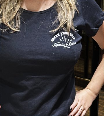Camiseta Feminina Break You Back Preta