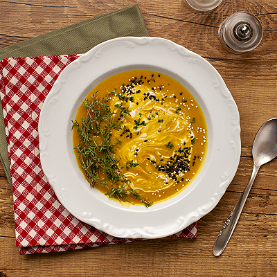 Sopa de Abóbora, Curry e Leite de Coco