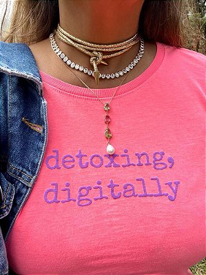 T-shirt Detoxing Digitally
