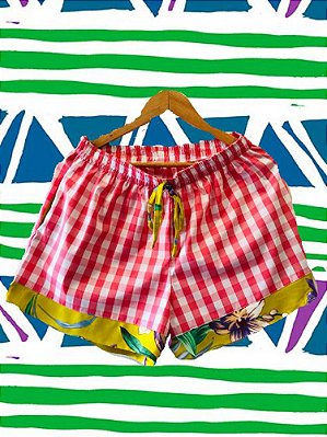 Shorts Quadriculado Barrado Amarelo