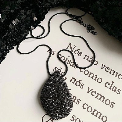 Colar Pingente Orgânico Preto