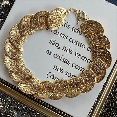 Colar Folhas Riscadas Dourado