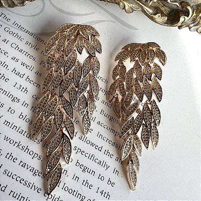 Brinco Folhas Articuladas Dourado
