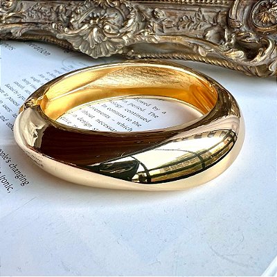 Bracelete Abaulado Distorcido Dourado