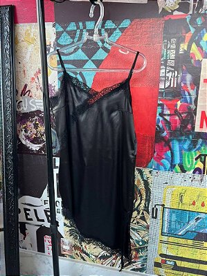 Vestido Cetim Assimétrico Preto