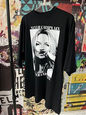 Maxi T-shirt Never Complain Preta