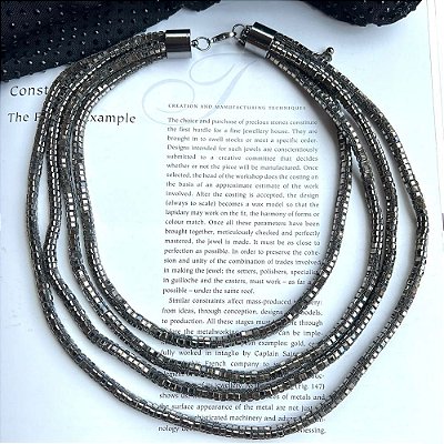 Colar Quatro Fios Malha Grafite